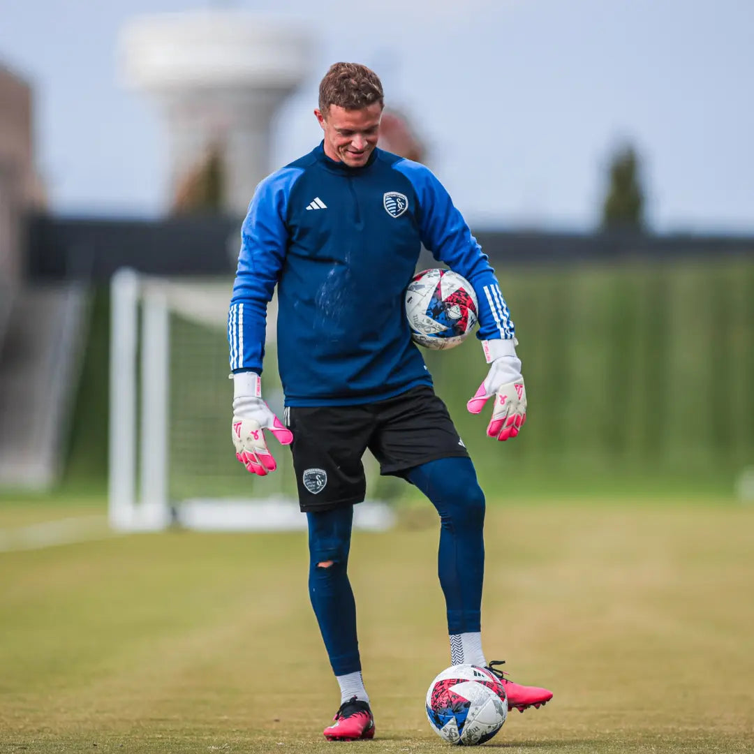 breast cancer awareness, breast cancer awareness soccer, breast cancer awareness gloves, bca pink, bca gloves, setgk gloves, setgk soccer, set gk gloves